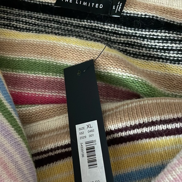 The limited wool blend off shoulder sweater, size XL, new - Picture 6 of 6